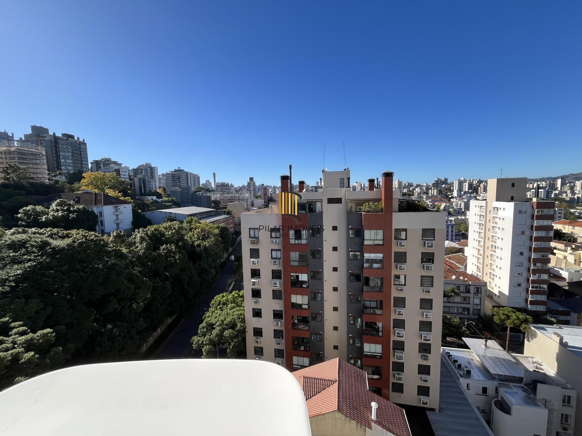 Apartamento de 2 quartos, suíte e 1 vaga de garagem no bairro Rio Branco em POA