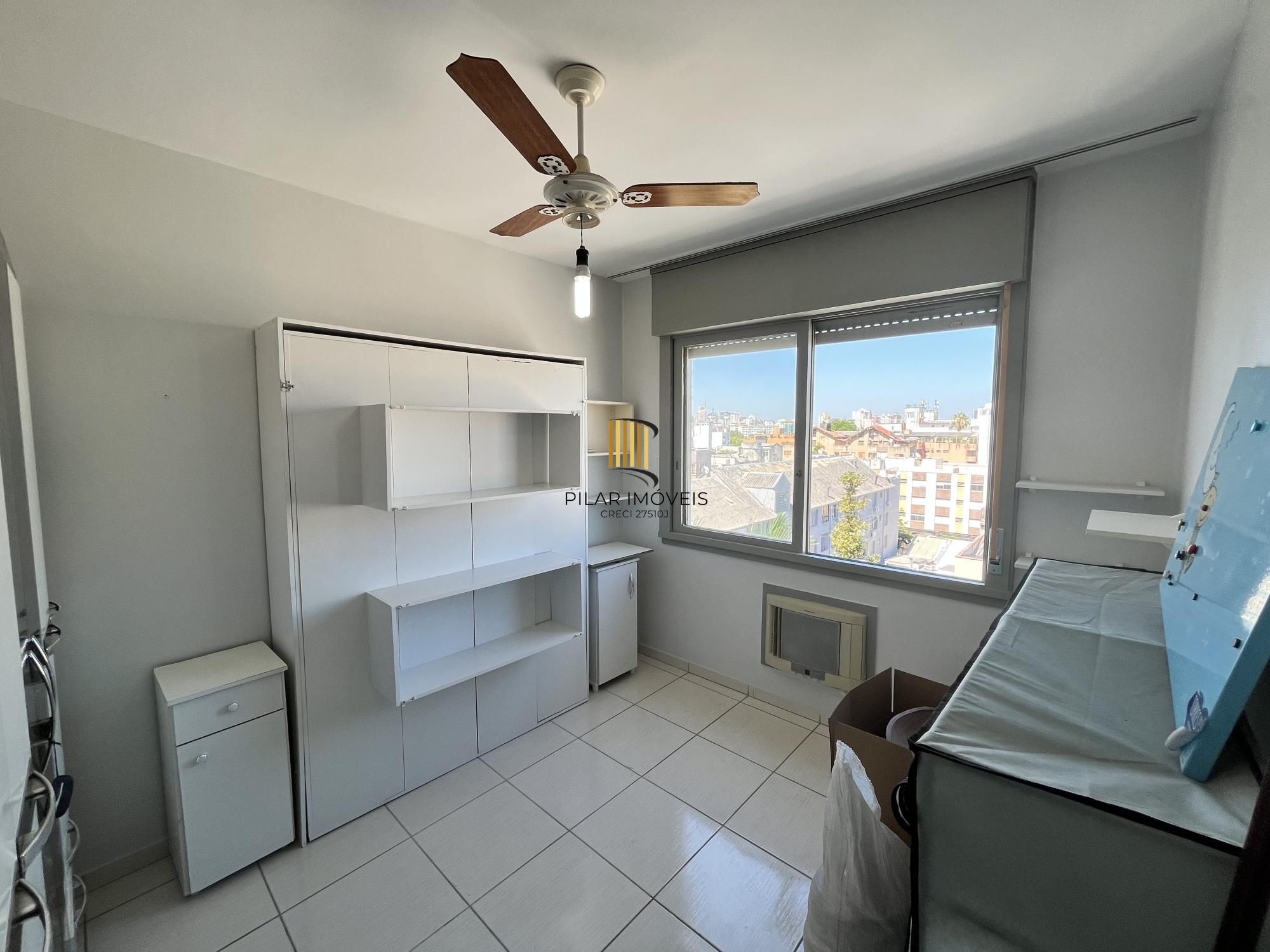 Apartamento de 2 quartos, suíte e 1 vaga de garagem no bairro Farroupilha em POA