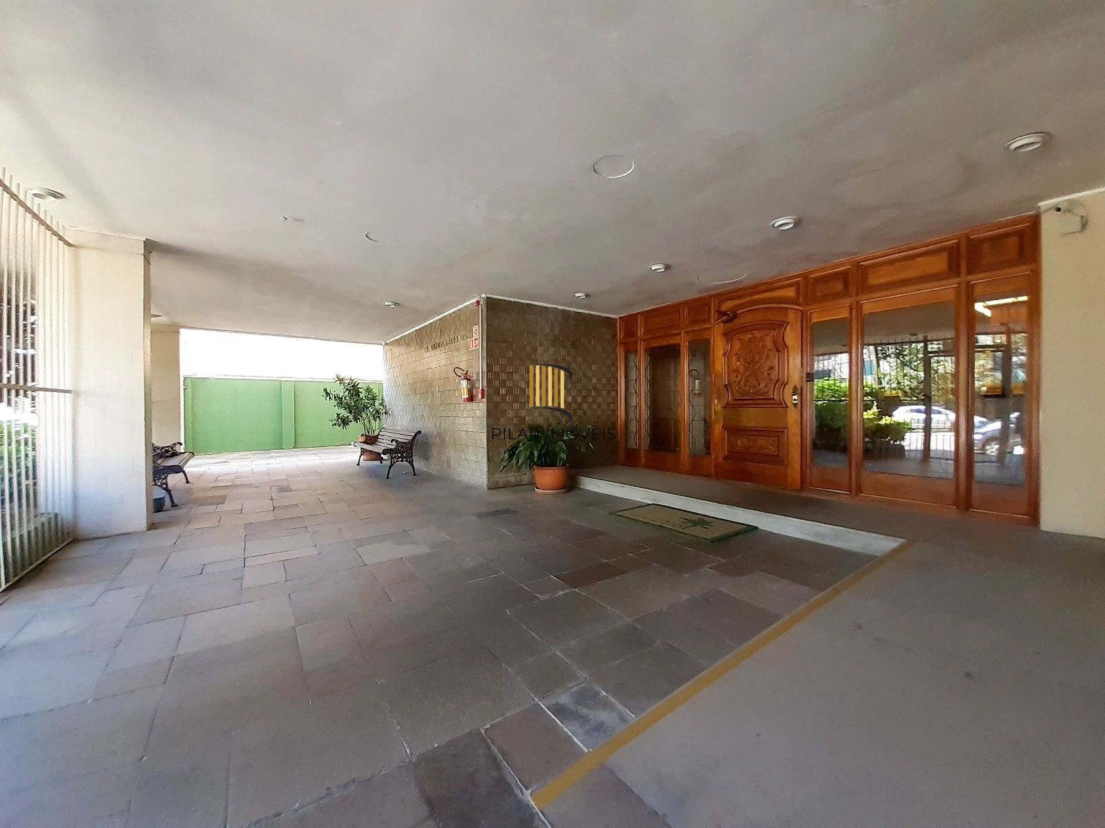 Apartamento de dois quartos no bairro Menino Deus em Porto Alegre