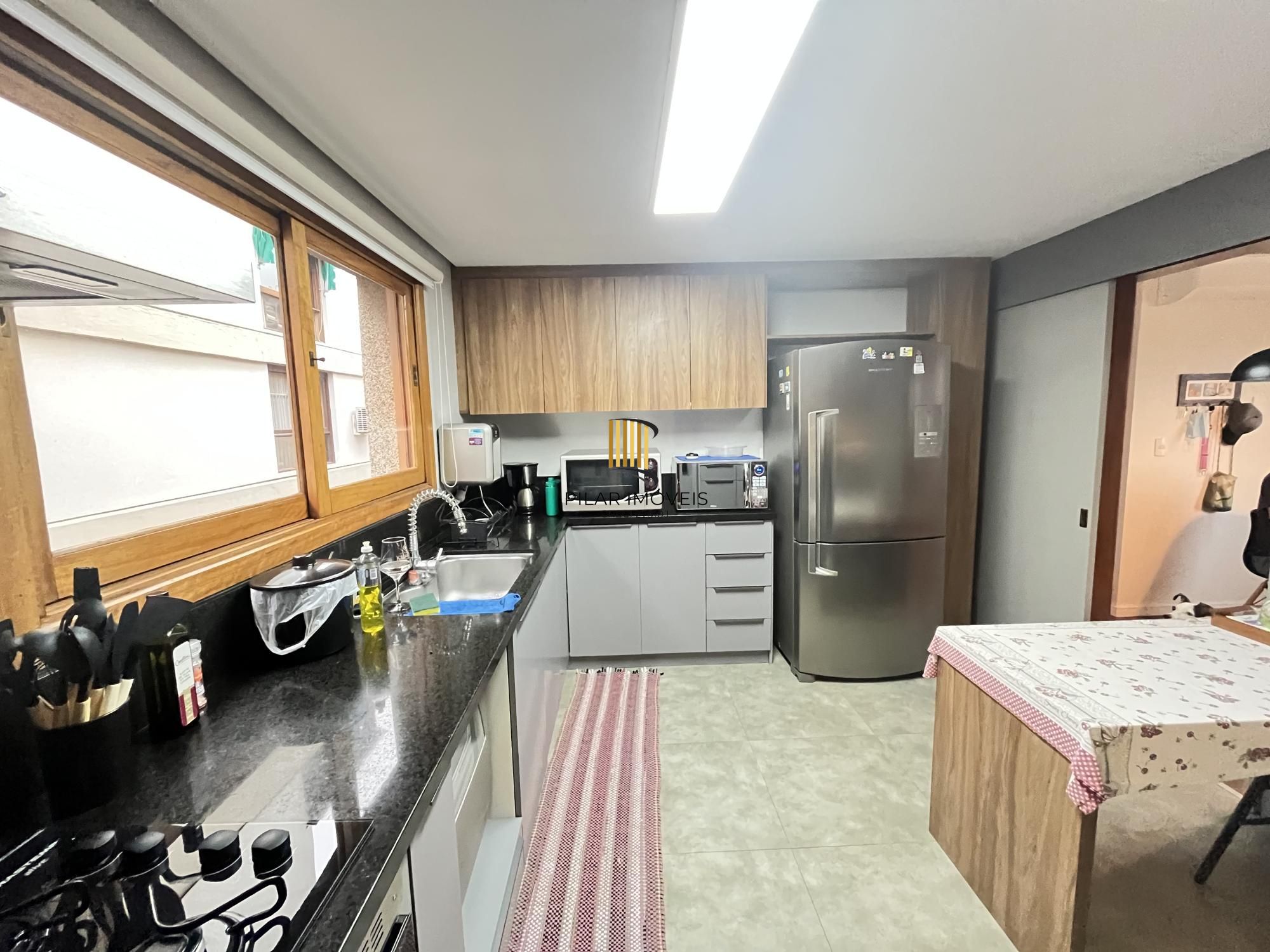 Apartamento de 3 quartos, 2 suítes, 1 americana e 2 vagas no bairro Farroupilha