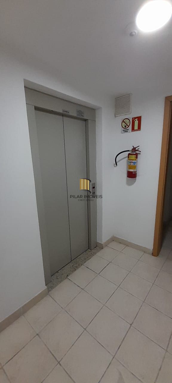 Apartamento de 2 quartos, suíte e 1 vaga de garagem no bairro Jardim Carvalho