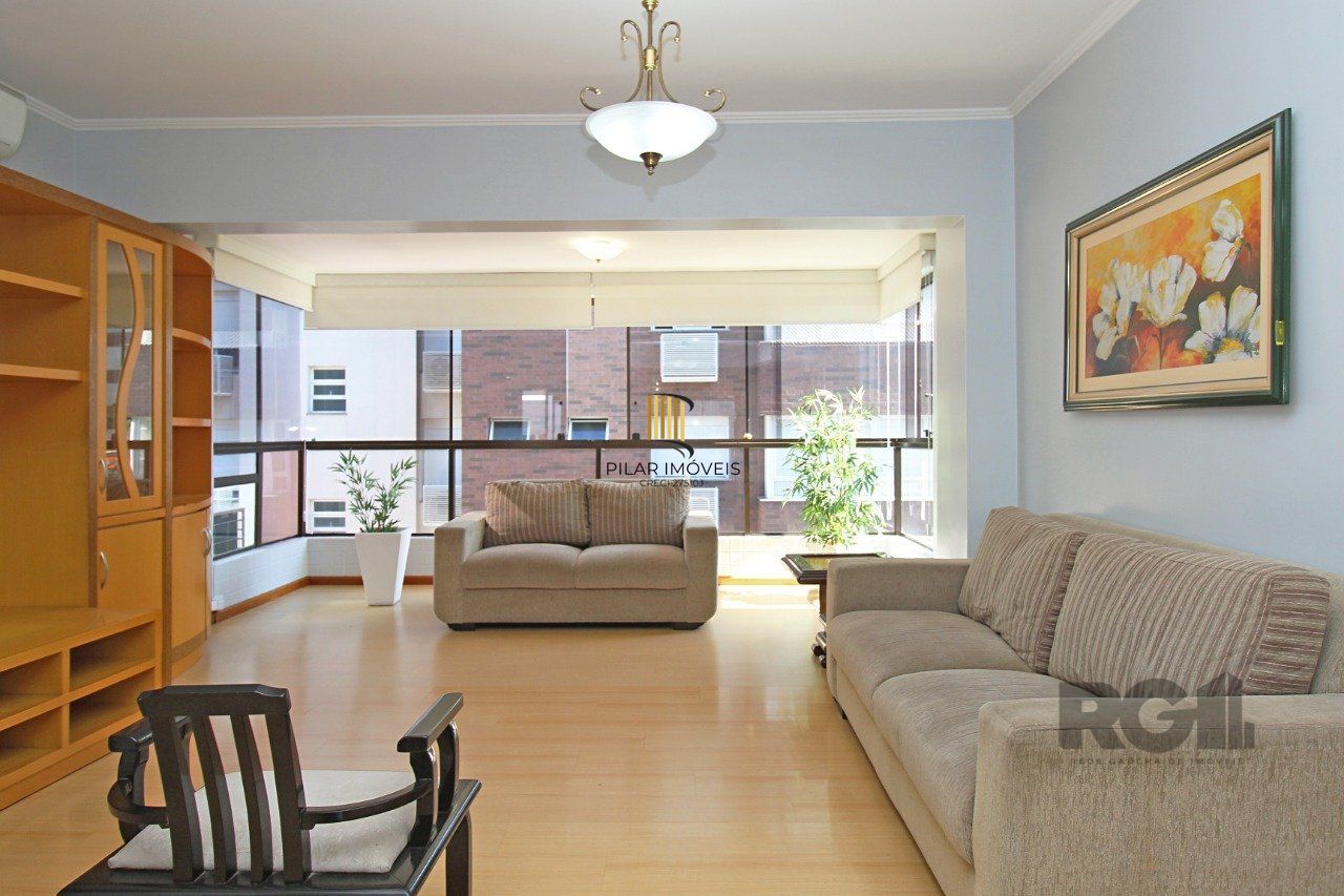 Apartamento de 3 dormitórios, suíte e 2 vagas de garagem no bairro Petrópolis em Porto Alegre