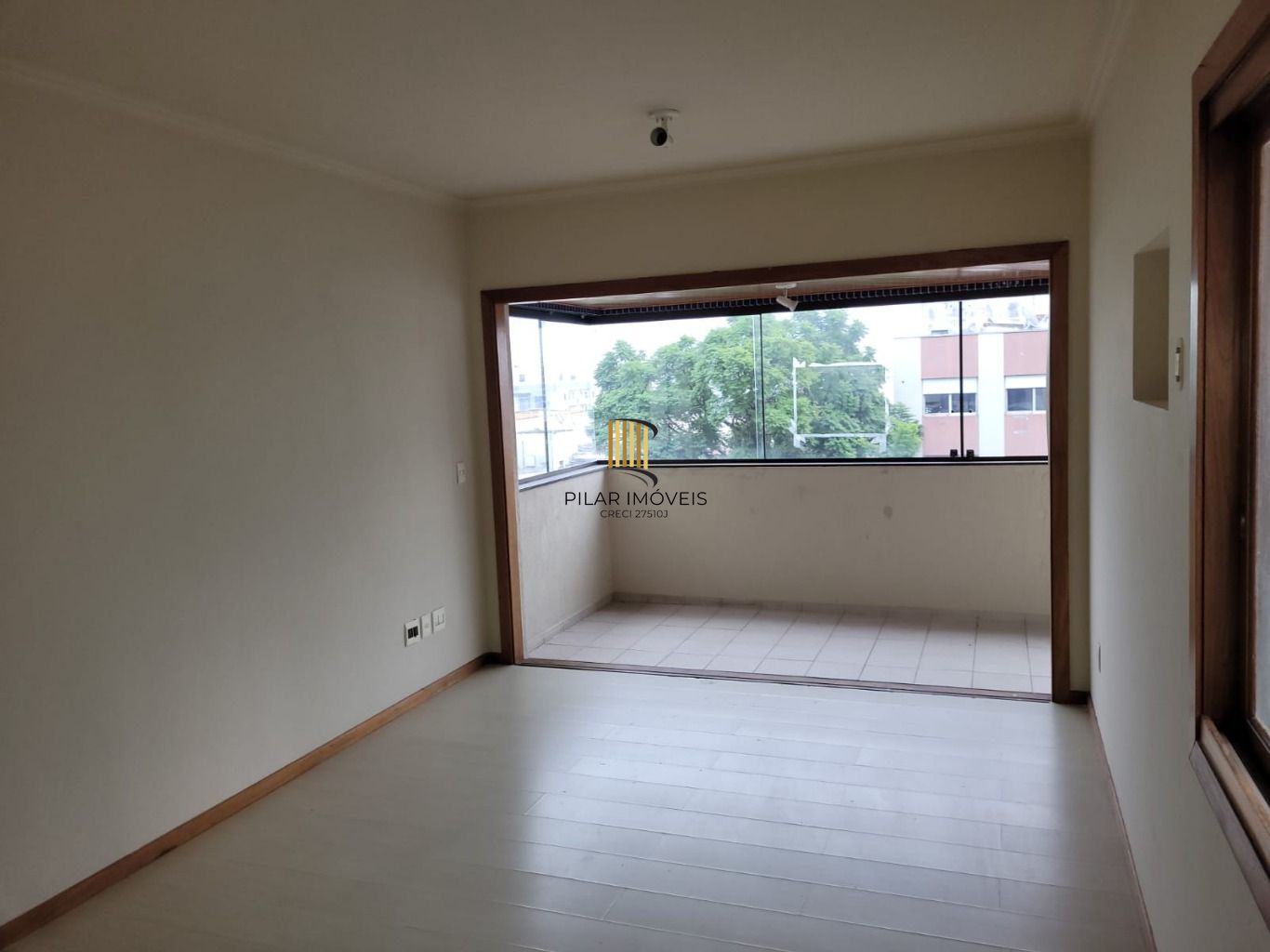 Apartamento de 3 quartos, suíte e 2 vagas de garagem no bairro Petrópolis em POA