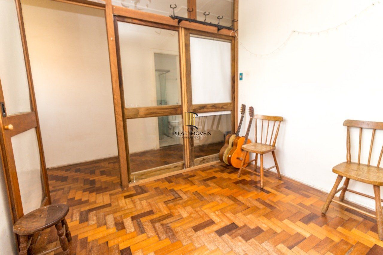 Apartamento para Venda - 61.47m², 2 dormitórios, 1 vaga - Petrópolis