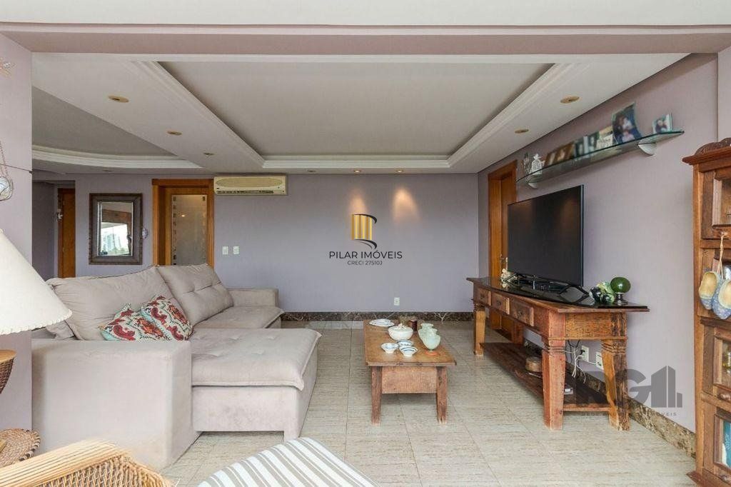 Apartamento de 138m² privativos, 3 dormitórios sendo 1 suíte. Living para 3 bons ambientes com espaço churrasco, sacada integrada e sala de estar. Cozinha com área de serviço separada.
