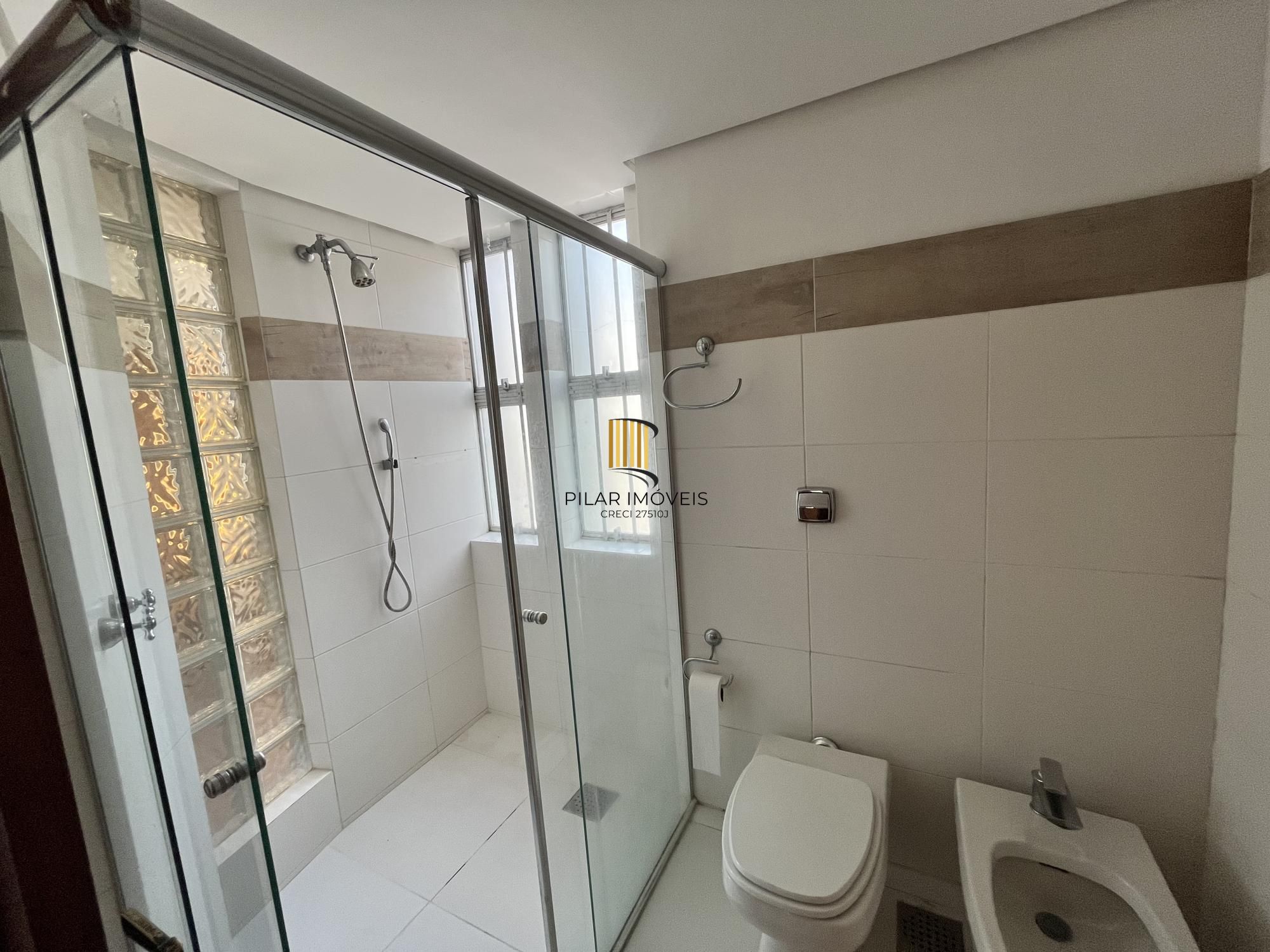 Apartamento de 4 quartos, suíte, amplo closet, dependência e 2 vagas de garagem