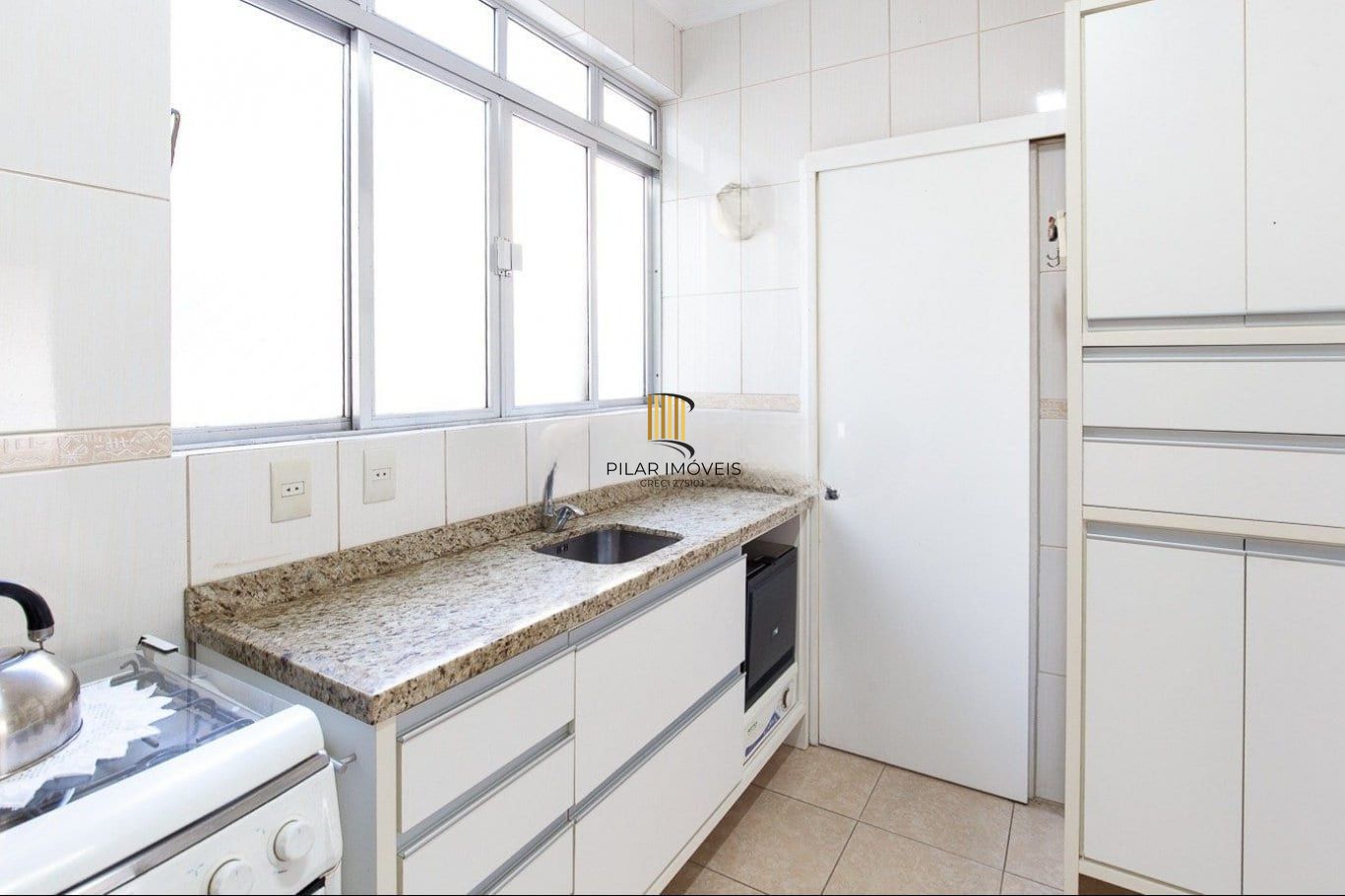 Apartamento de 3 quartos, suíte e 1 vaga de garagem no bairro Moinhos de Vento