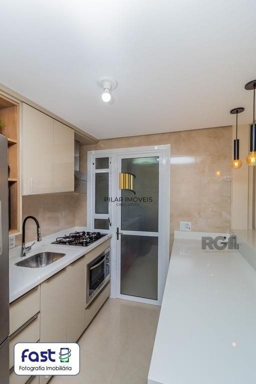 Apartamento 3 quartos, sendo 1 suíte, 82 m² de área privativa e 2 vagas de garagem individuais. Localizado na Rua/Av. Grecia, no bairro Passo D Areia em Porto Alegre.	