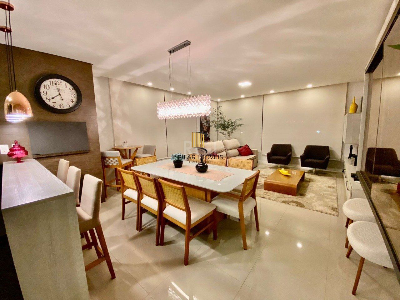 Apartamento para Venda - 140m², 3 dormitórios, sendo 2 suites, 2 vagas - Centro