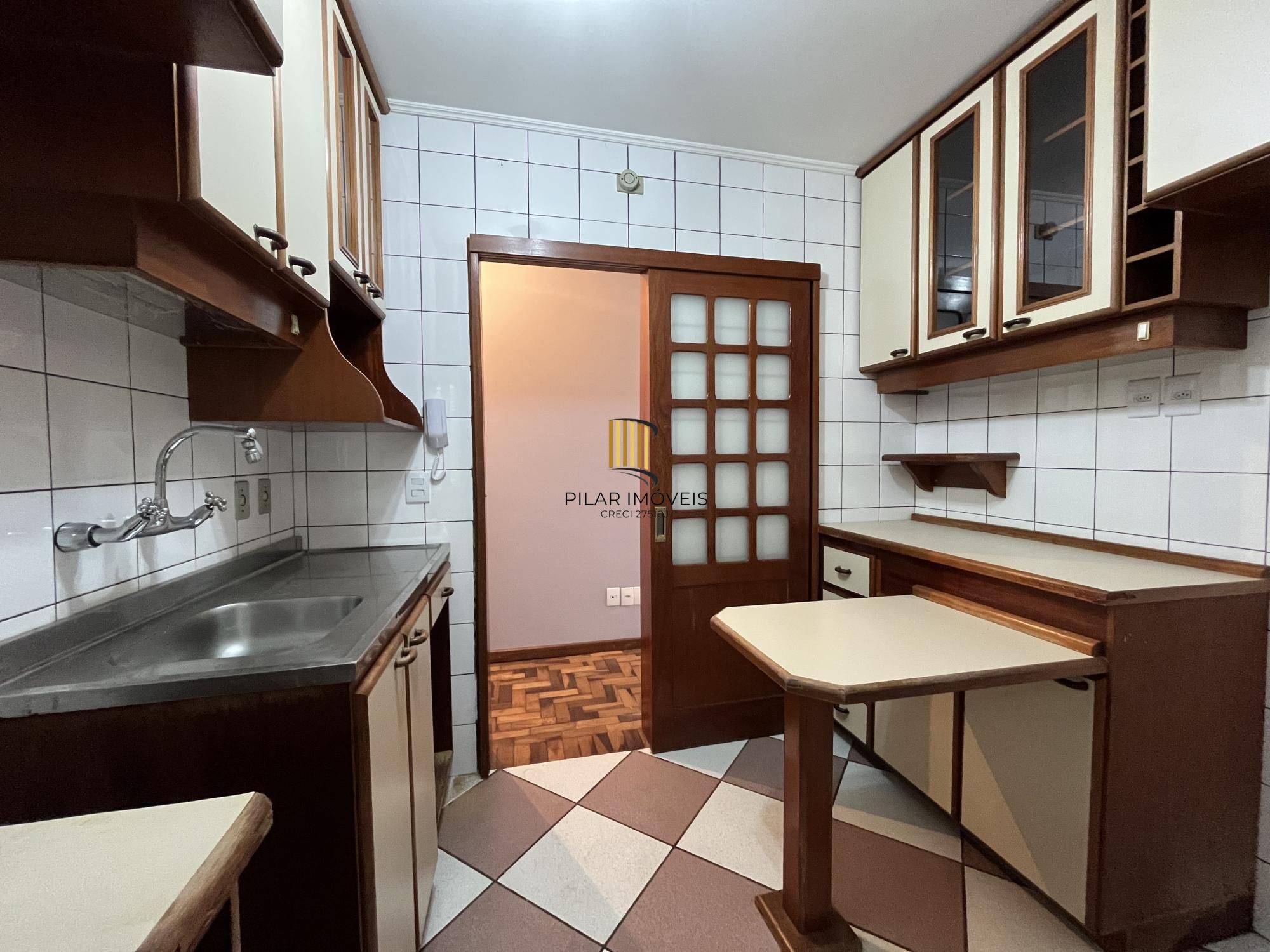 Apartamento de 2 quartos, opção 3º quarto ou gabinete e 1 vaga de garagem