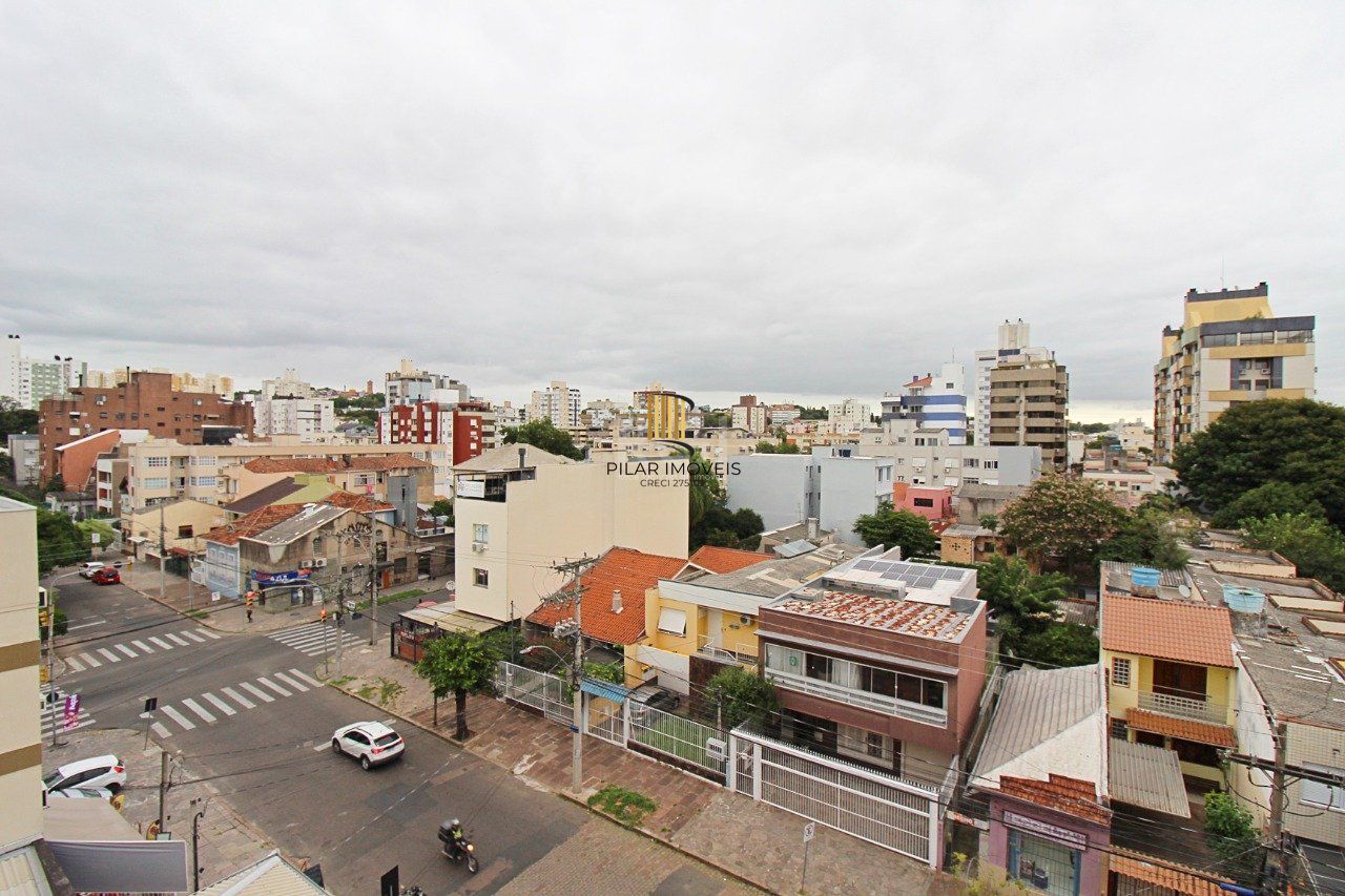 Apartamento de três dormitórios, suíte e uma vaga de garagem no bairro Santana