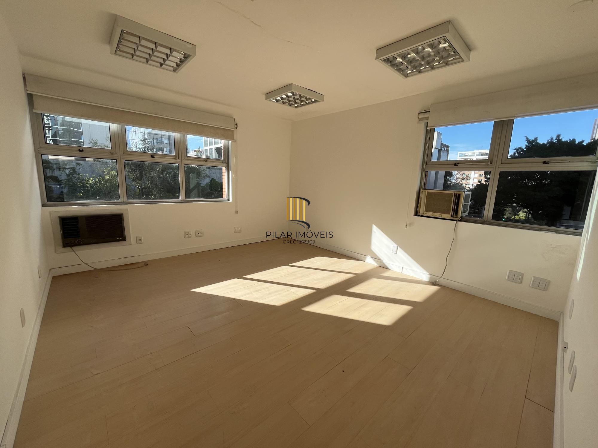 sala comercial grande prédio com elevador no bairro Rio Branco em Porto Alegre