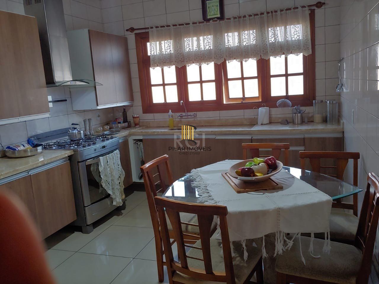 Casa para Venda - 250m², 3 dormitórios, sendo 1 suites, 5 vagas - Santa Rosa