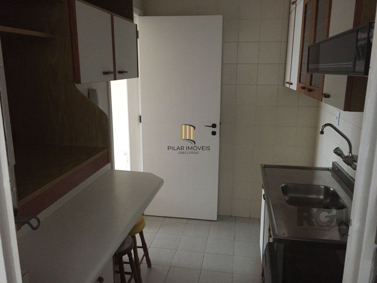   Excelente apartamento de dois dormitórios no bairro Bom Jesus em Porto Alegre. 