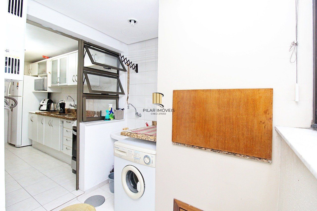 Apartamento de três dormitórios, suíte e uma vaga de garagem no bairro Santana
