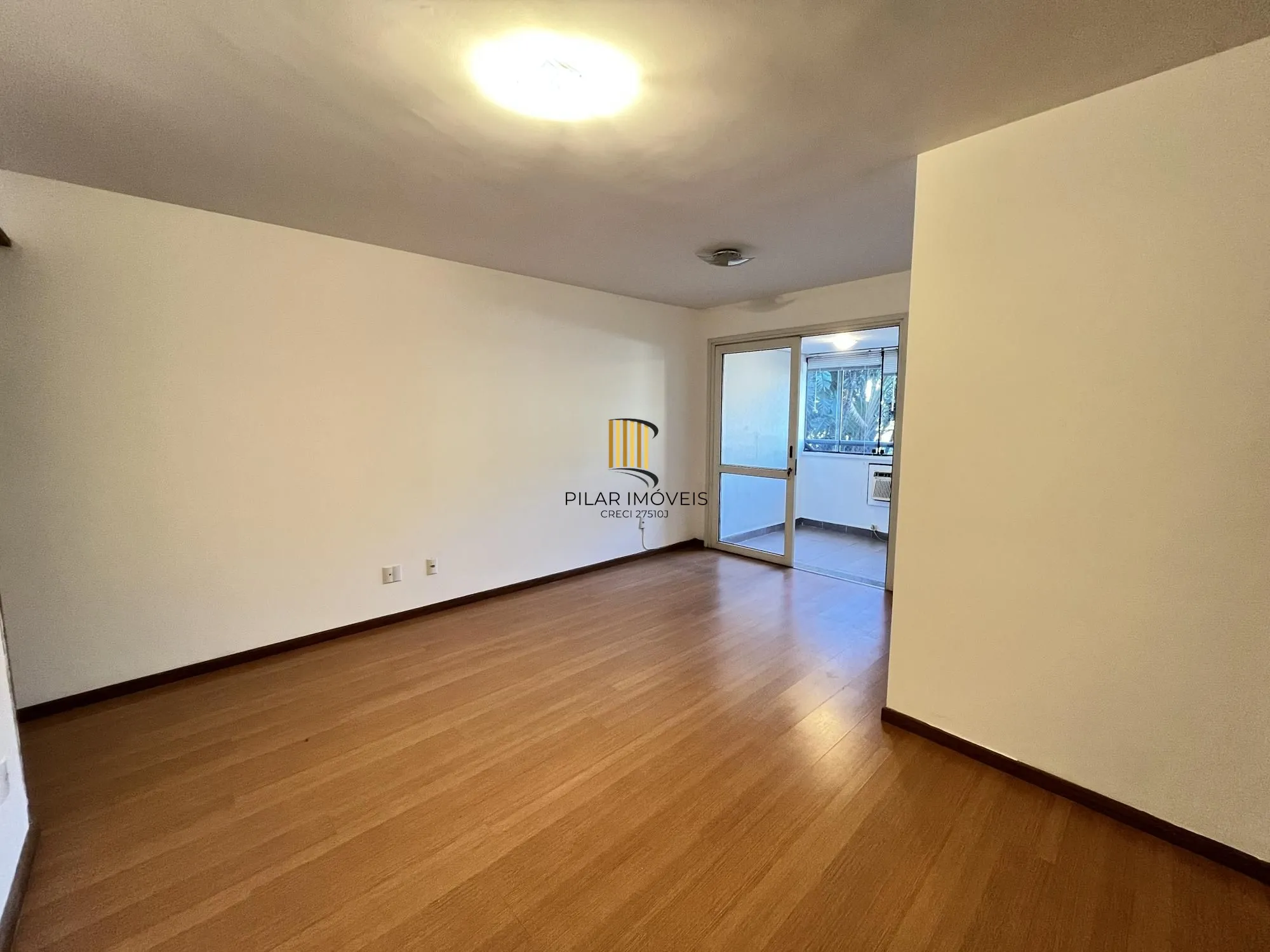 Apartamento de 3 quartos e 1 vaga de garagem no bairro Chácara da Pedras em POA