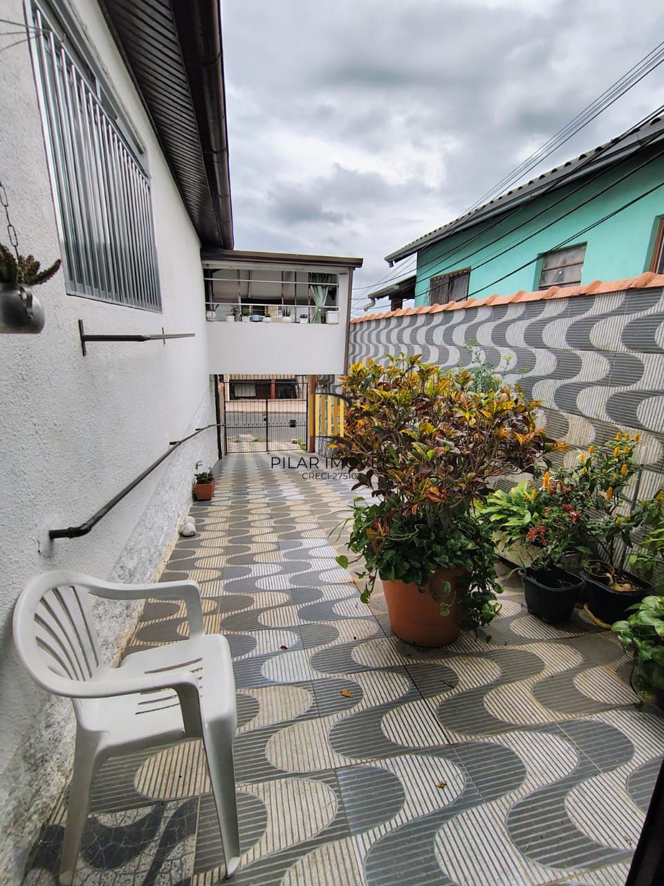Casa 3 dormitórios e 3 vagas de garagem.