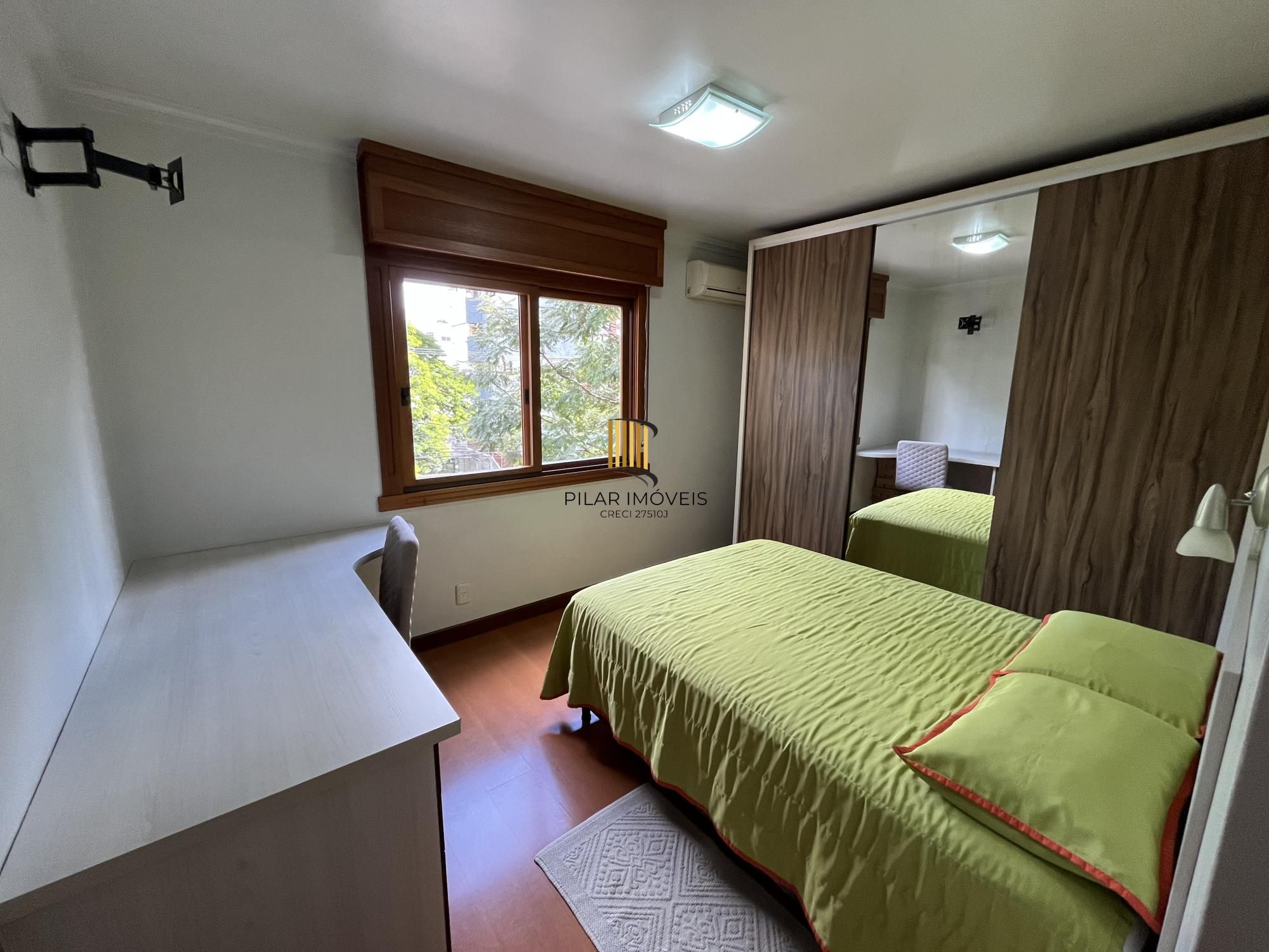Apartamento de 3 quartos, suíte e 2 vagas de garagem no bairro Santana em POA