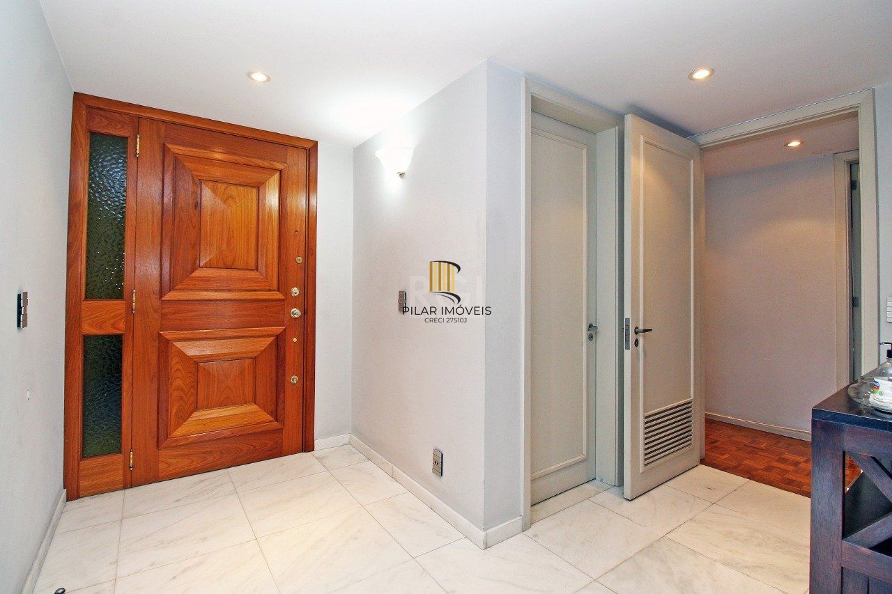 Apartamento para Venda - 245.75m², 3 dormitórios, sendo 1 suites, 2 vagas - Moinhos de Vento