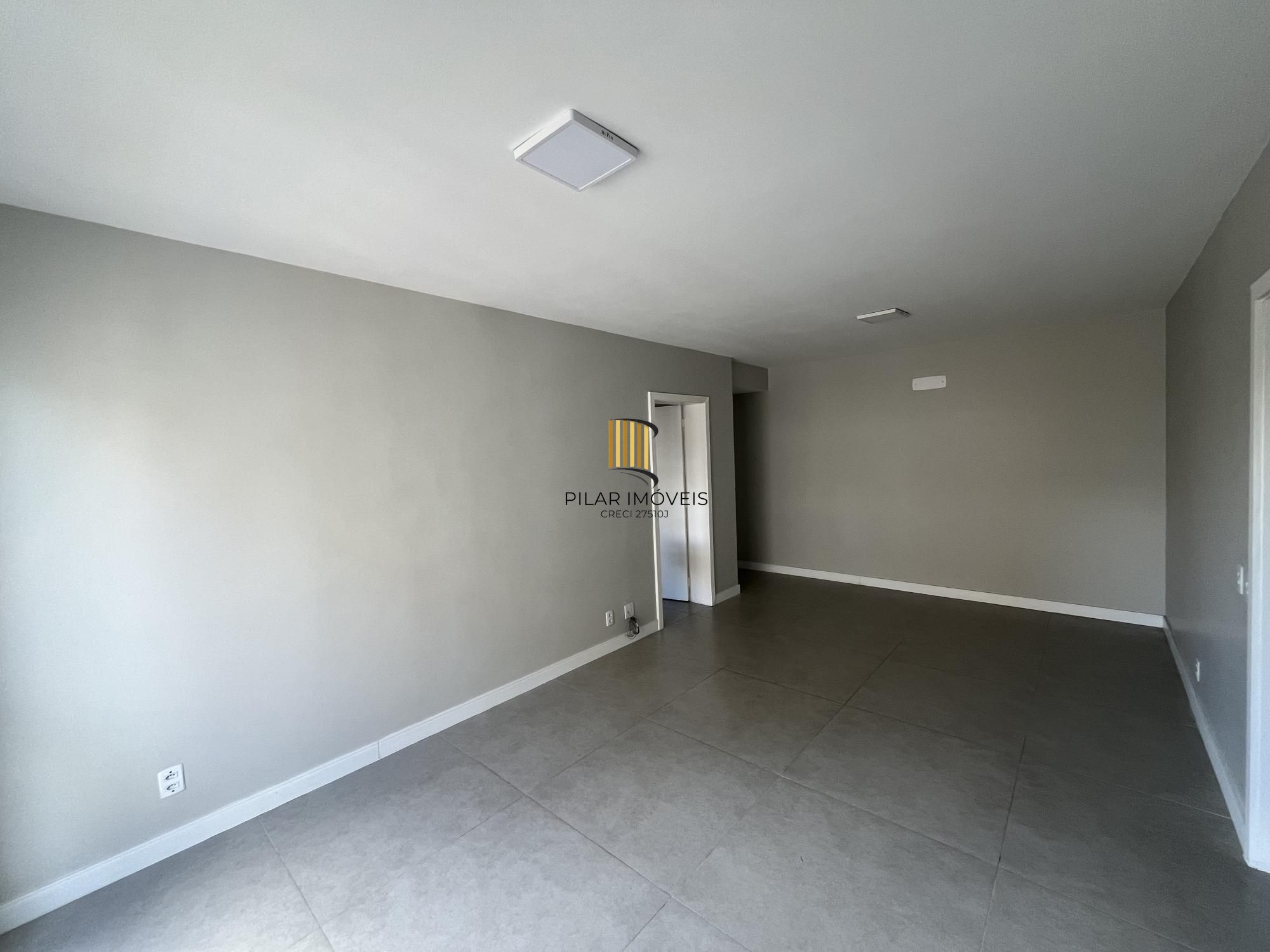 Apartamento de 3 quartos, suíte e 1 vaga de garagem no bairro Menino Deus em POA