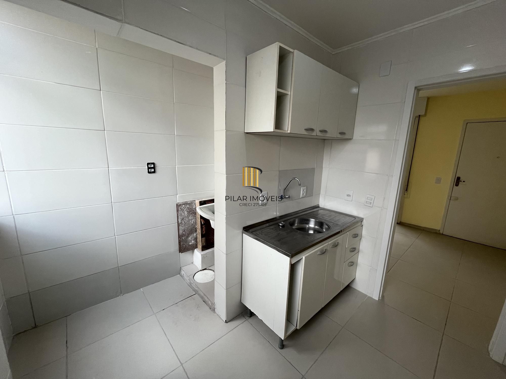 Apartamento reformado de dois quartos no bairro Petrópolis em Porto Alegre
