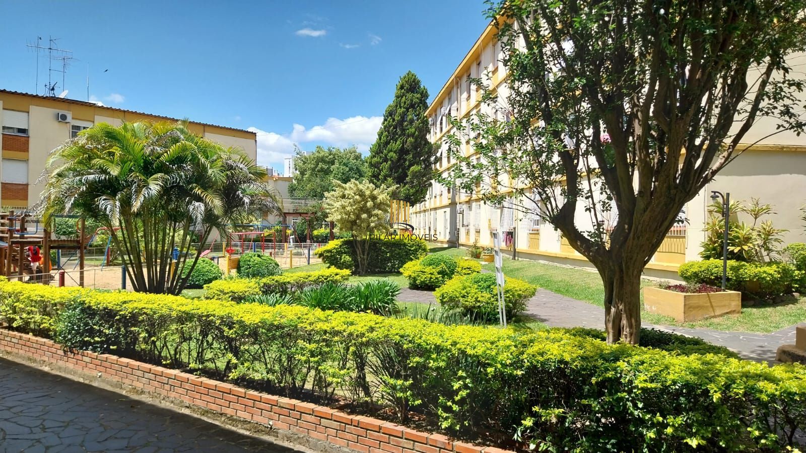 Apartamento térreo com 4 quartos e 1 vaga de garagem rotativa no Passo da Areia