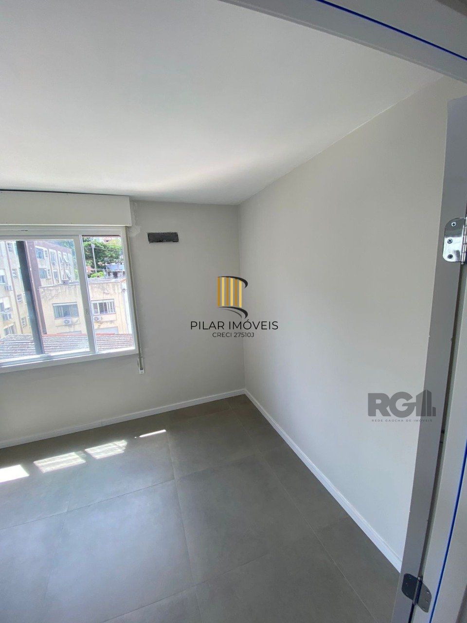 Apartamento para Venda - 74.48m², 2 dormitórios, 1 vaga - Petrópolis