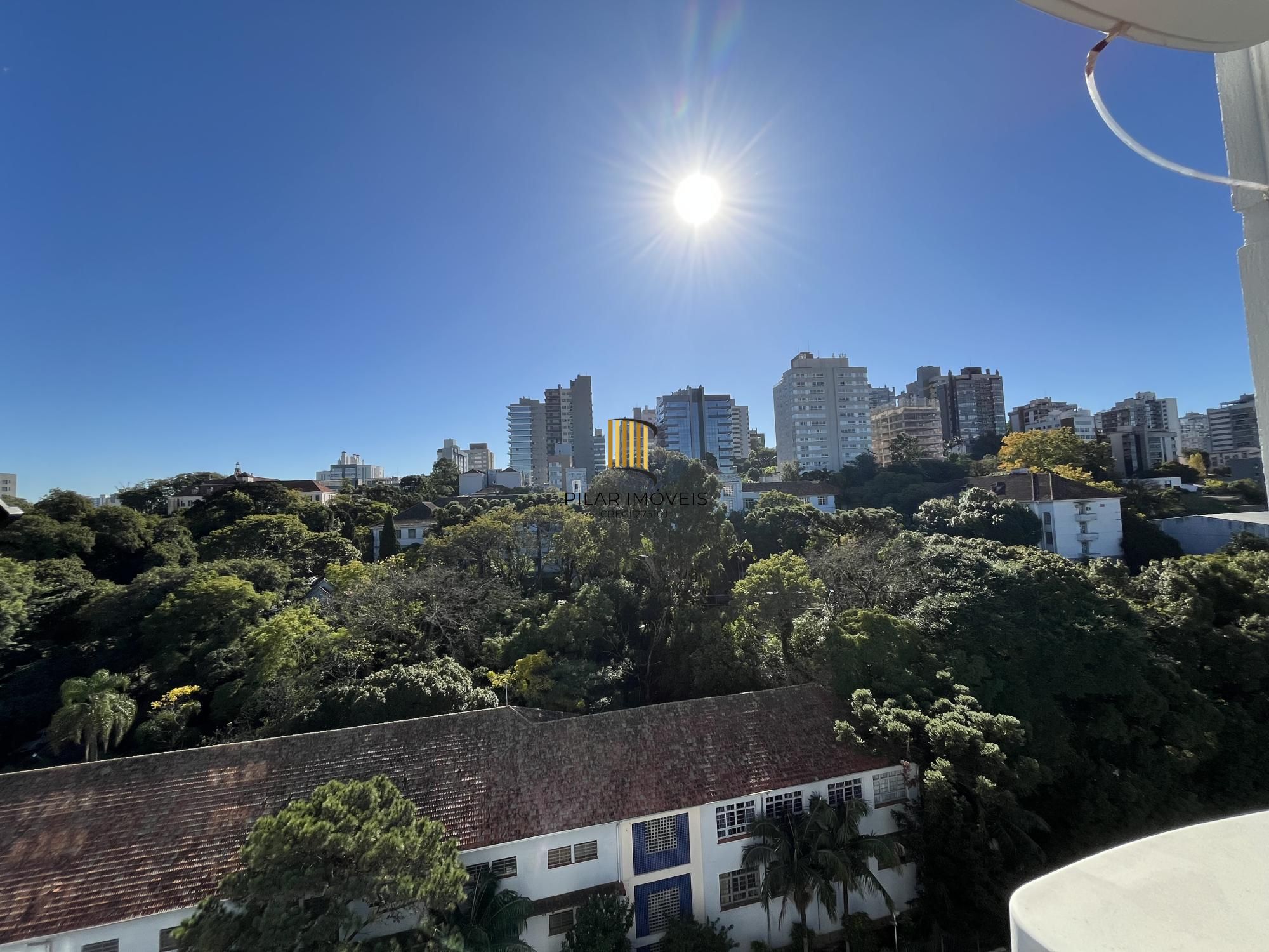 Apartamento de 2 quartos, suíte e 1 vaga de garagem no bairro Rio Branco em POA