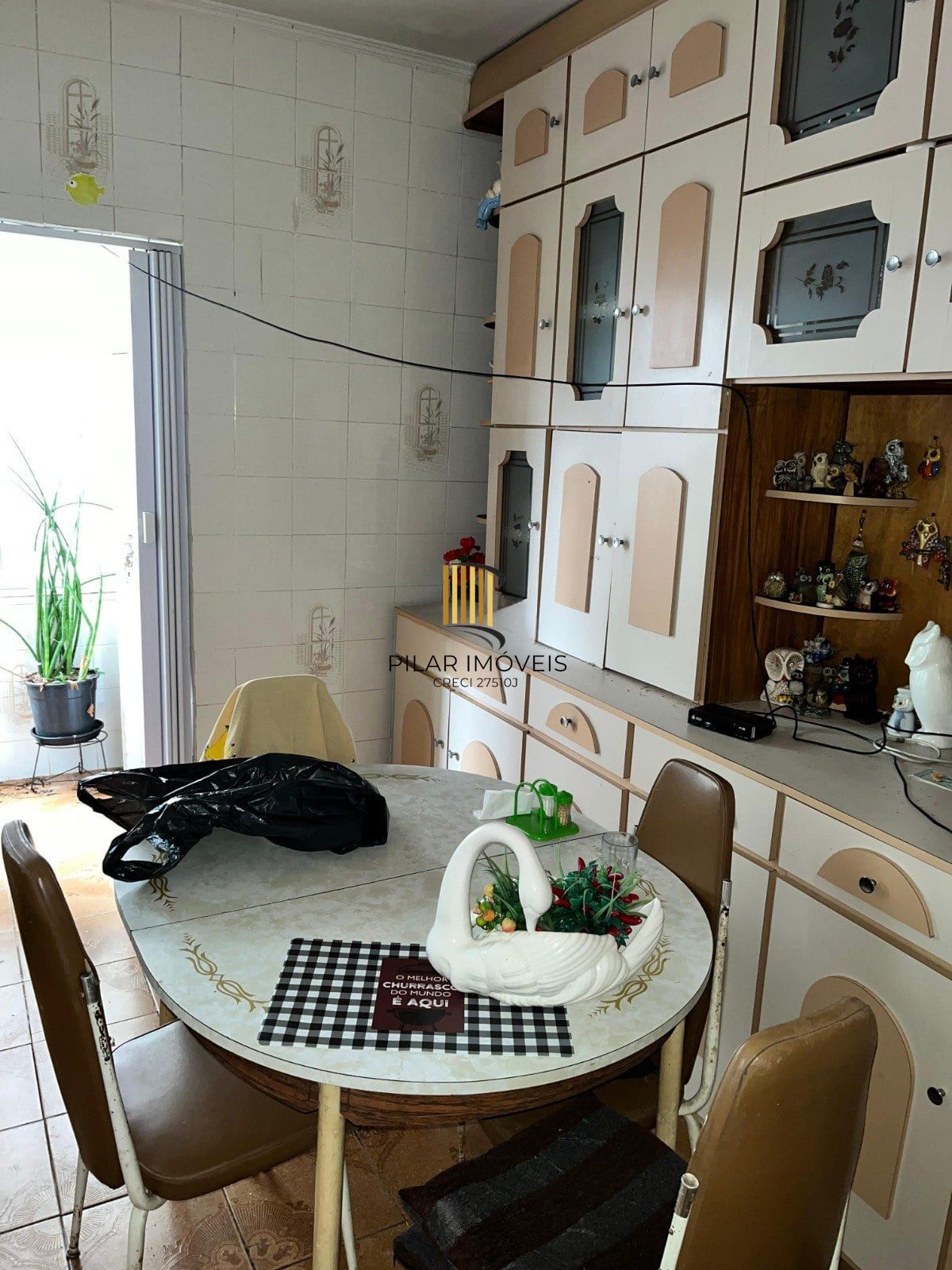 Apartamento de 2 quartos e 2 banheiros no bairro Menino Deus em Porto Alegre