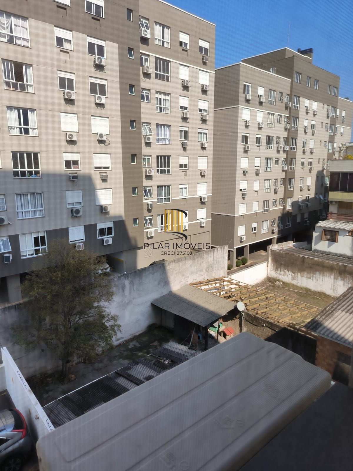 Apartamento de um quarto e uma vaga de garagem no bairro Menino Deus em POA/RS