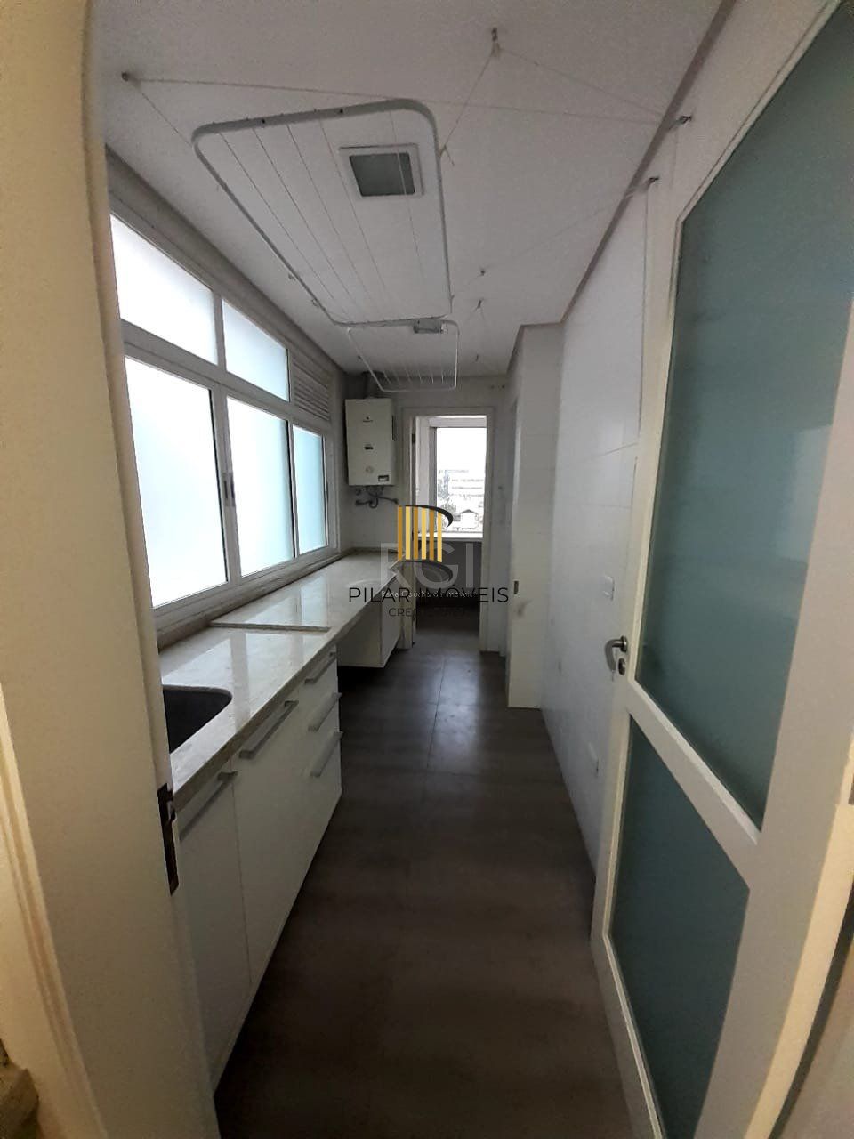 Apartamento para Venda - 230m², 4 dormitórios, sendo 1 suites, 2 vagas - Petrópolis