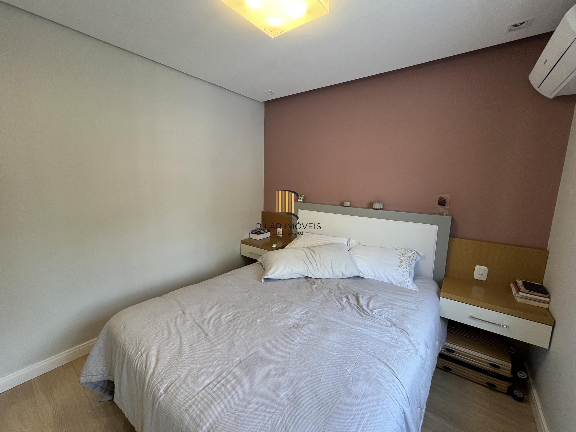 Apartamento de 2 quartos, suíte e 1 vaga de garagem no bairro Auxiliadora em POA