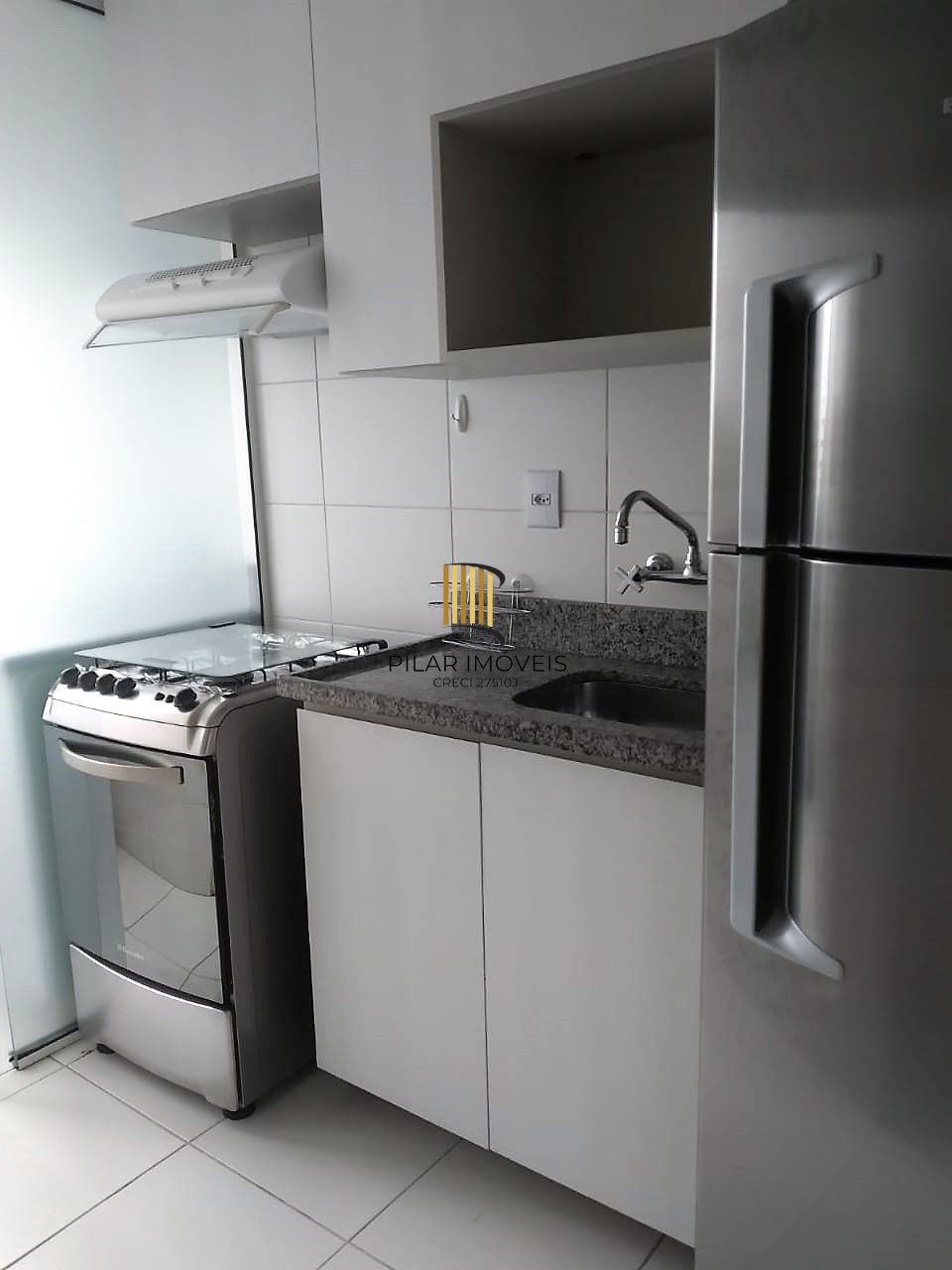 Apartamento de um quarto e uma vaga de garagem no bairro Menino Deus em POA/RS