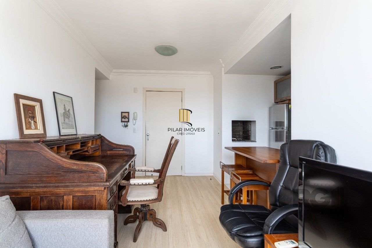   Apartamento de um quarto (dormitório) e uma vaga de garagem no bairro Jardim Botânico em Porto Alegre. 