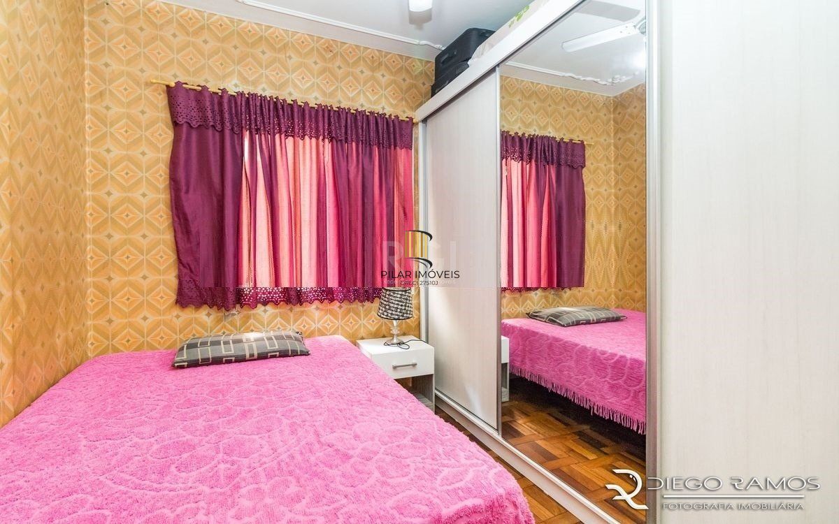 Venda de Apartamento no Bairro Petrópolis 108m² - 3 Dormitórios, varanda, Cozinha: Com churrasqueira e cooktop de 5 bocas.  Apartamento no bairro Petrópolis com 3 amplos dormitórios, sendo 2 de frente