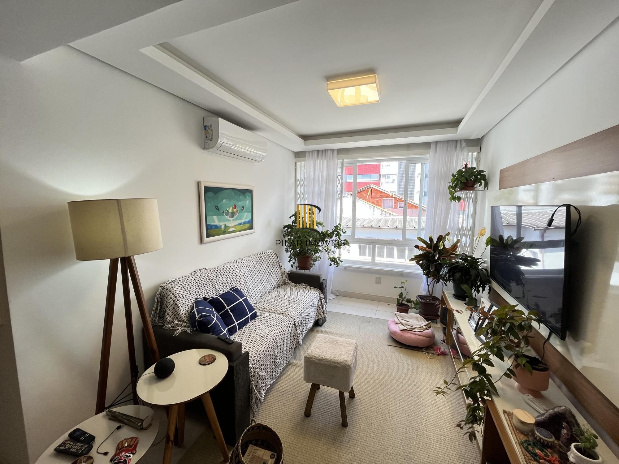 Apartamento de 2 quartos, suíte e 1 vaga de garagem no bairro Santana em POA/RS