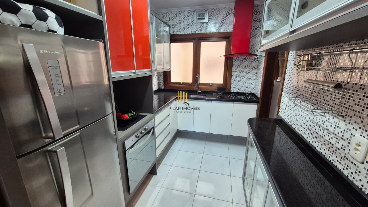 apartamento de 2 quartos, suíte e 1 vaga de garagem no bairro Menino Deus