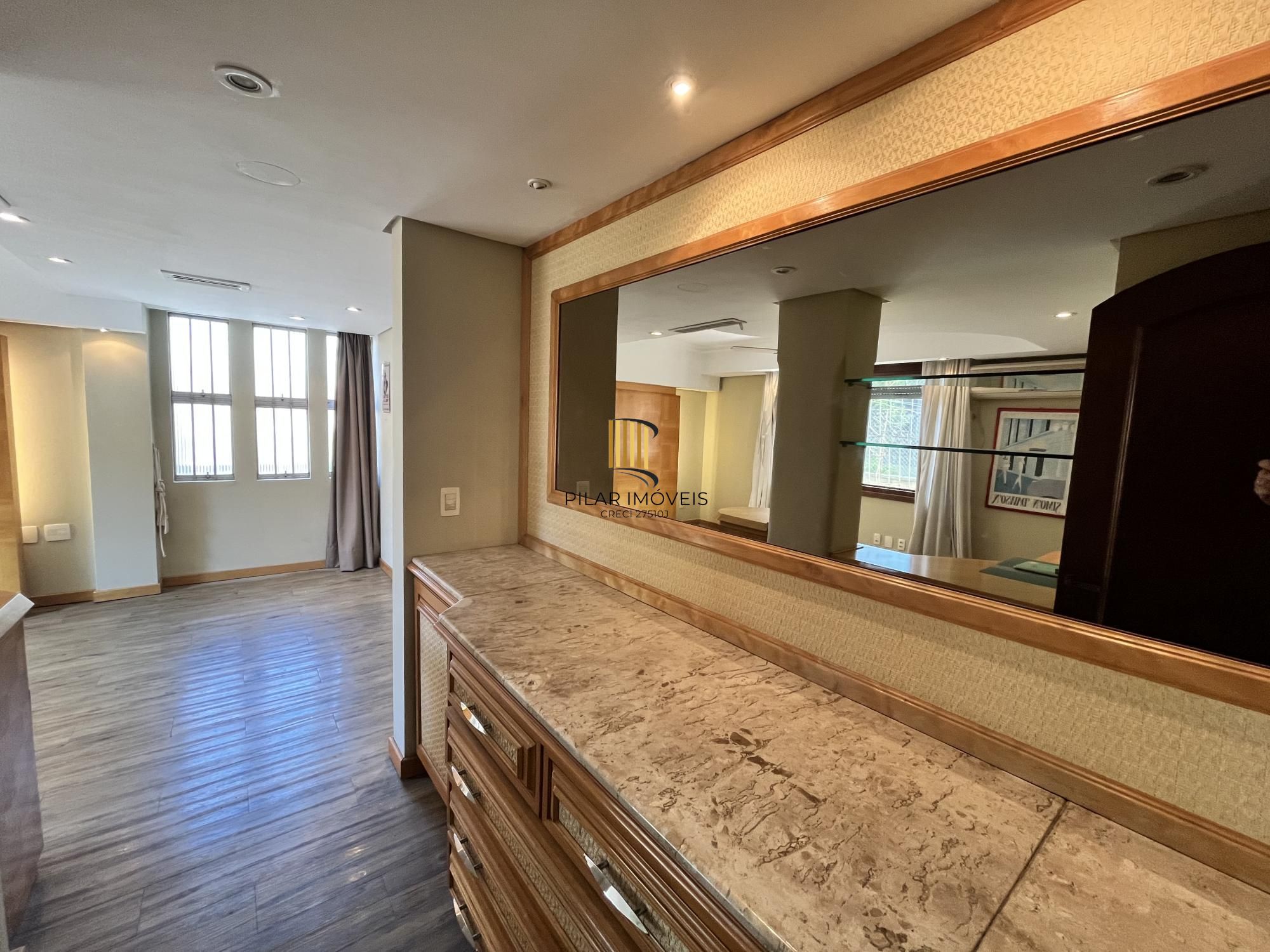 Apartamento de 4 quartos, suíte, amplo closet, dependência e 2 vagas de garagem