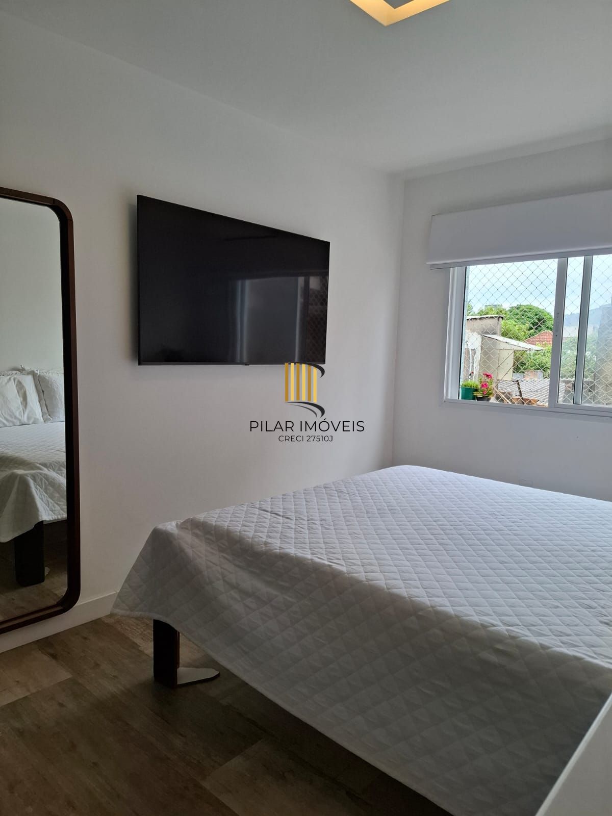 Apartamento de um quarto com garagem no bairro Partenon