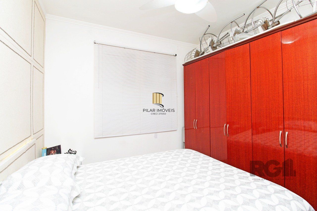 Apartamento de quatro dormitórios e uma vaga de garagem no bairro Bom Fim em Porto Alegre.