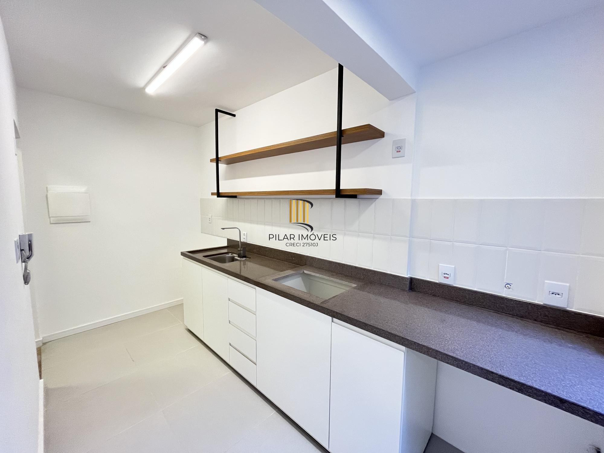Apartamento de 2 quartos, suíte e 1 vaga de garagem no bairro Bom Fim em POA