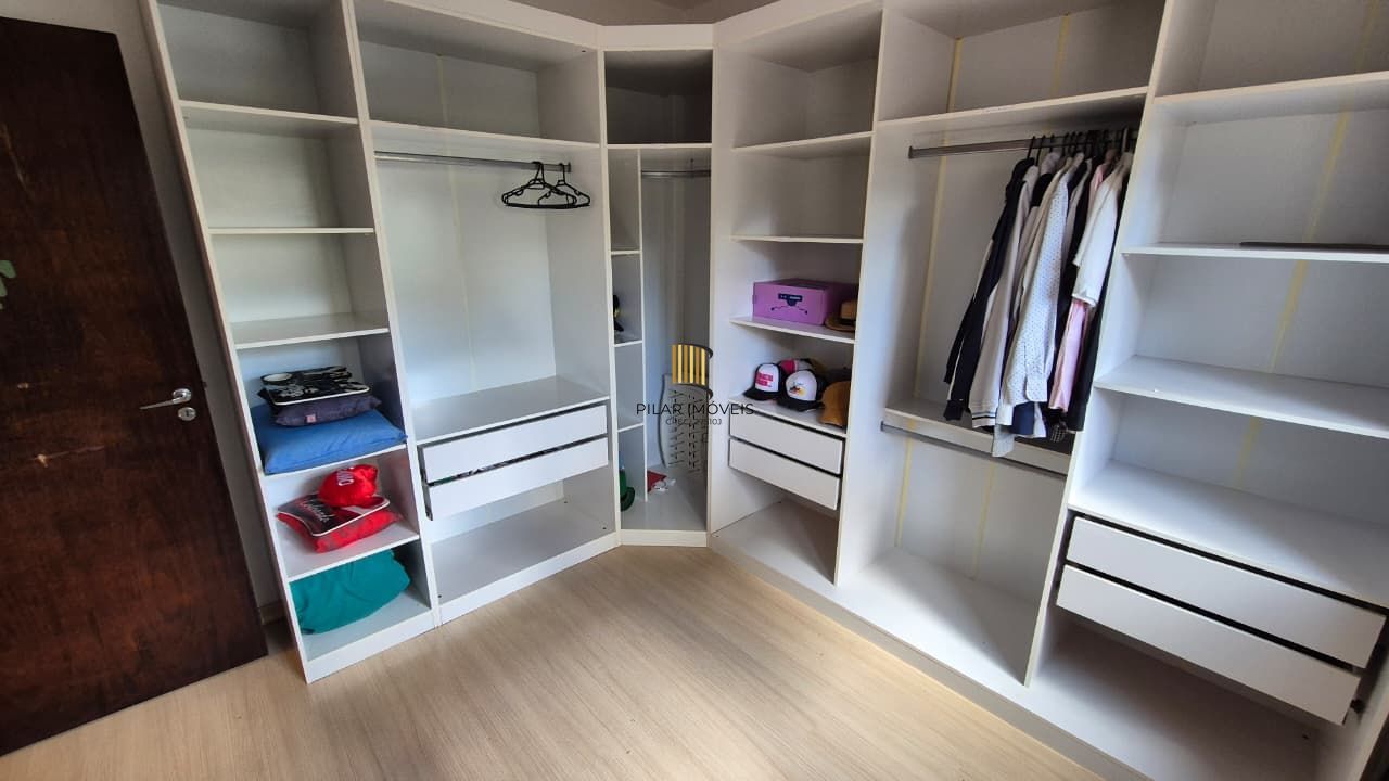 apartamento de 2 quartos, suíte e 1 vaga de garagem no bairro Menino Deus