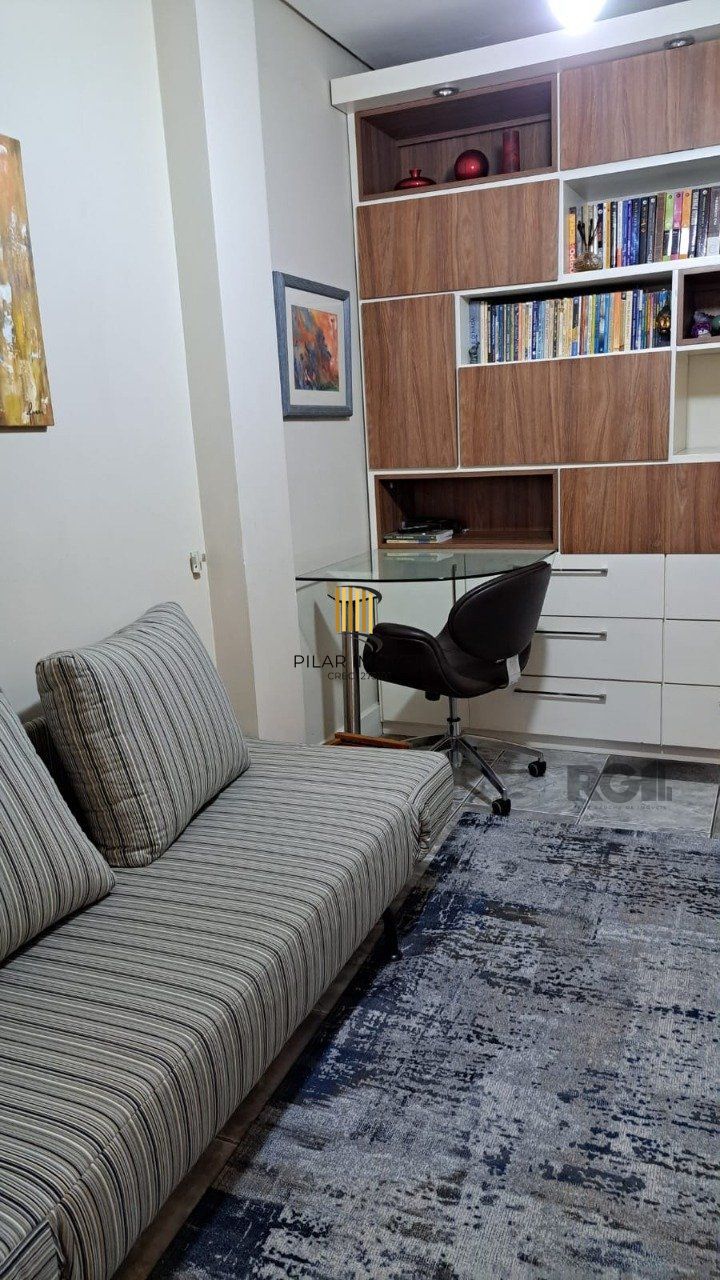 Sala comercial com 39,55 m² de área privativa. Localizado na Rua/Av. Felipe Camarão, no bairro Bom Fim em Porto Alegre.