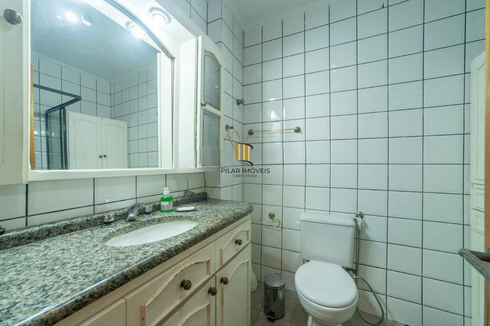 Apartamento de 3 quartos 1 vaga de garagem no bairro Menino Deus em Porto Alegre