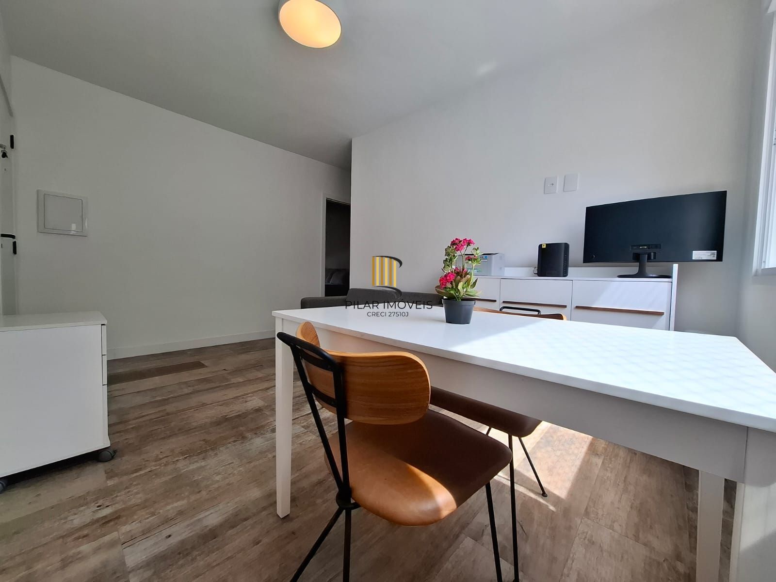 Apartamento de um quarto com garagem no bairro Partenon