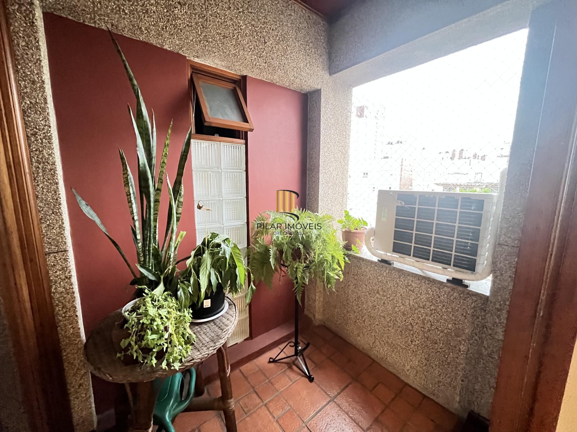 Apartamento de 3 quartos, 2 suítes, 1 americana e 2 vagas no bairro Farroupilha