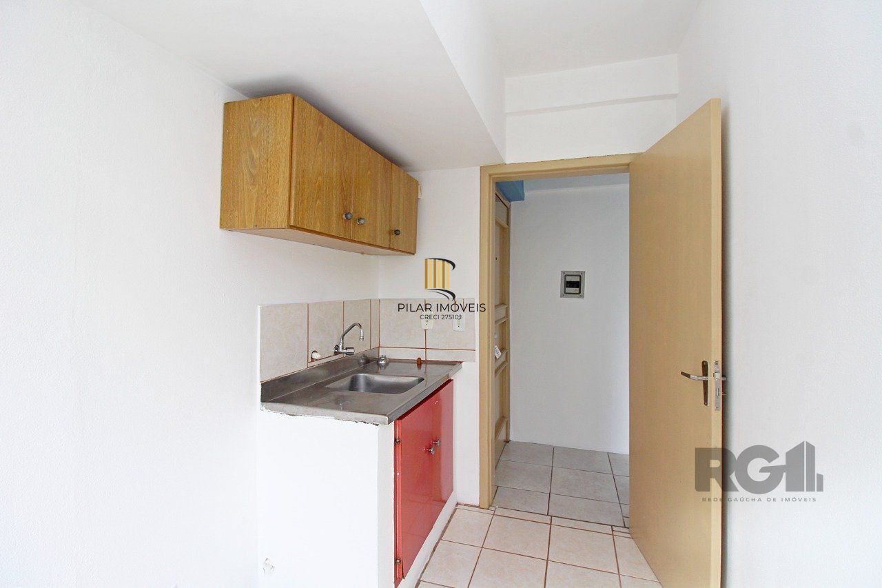 Apartamento de um dormitório na rua Washington Luiz, Centro Histórico de Porto Alegre.  