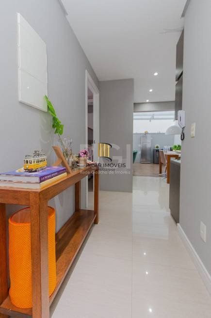 Apartamento de 3 dormitórios e 1 suíte no bairro Floresta em Porto Alegre