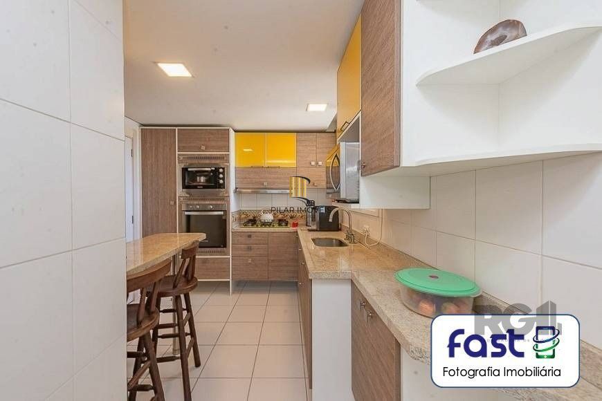 Vende Excelente Apartamento no Bairro - Jardim do Salso - Porto Alegre