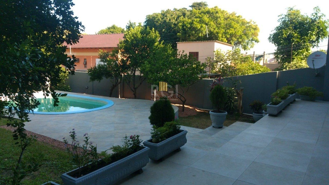 Casa para Venda - 204.81m², 4 dormitórios, sendo 1 suites, 2 vagas - Cristal
